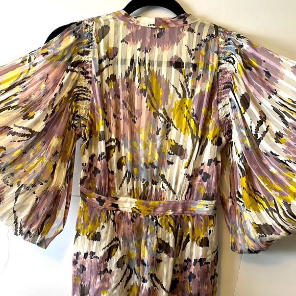 BCBGMaxAzria Multi-Color Print Tie-Waist Blouse, S - Picture 7 of 8